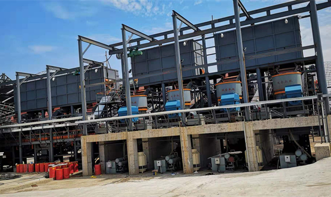 圖為雙金客戶時產4000噸生產線，單缸液壓圓錐機設備使用現場