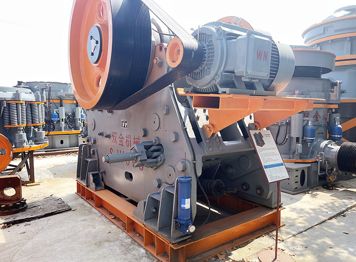 雙金機械950鄂式破碎機用于花崗巖粗碎