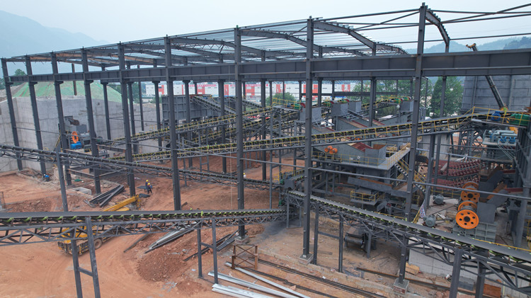 四川雅安時產(chǎn)800噸生產(chǎn)線建設(shè)現(xiàn)場