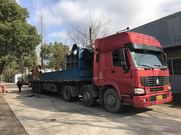 破碎機發(fā)貨中