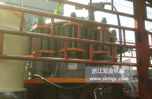 浙江雙金機械圓錐式破碎機