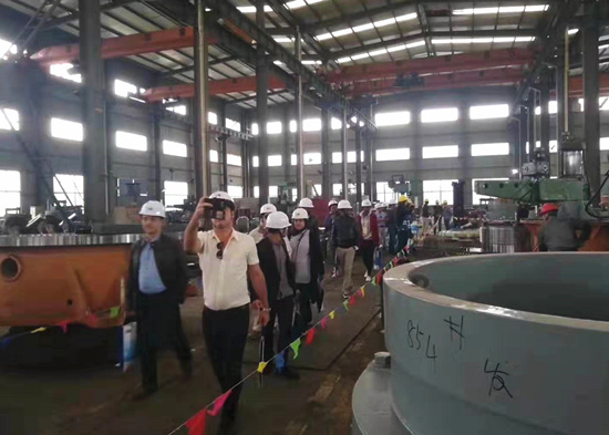 海外客戶參觀雙金公司生產車間