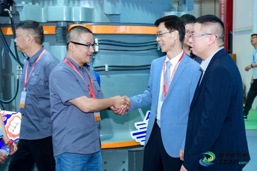 砂石協(xié)會會長蒞臨雙金展位